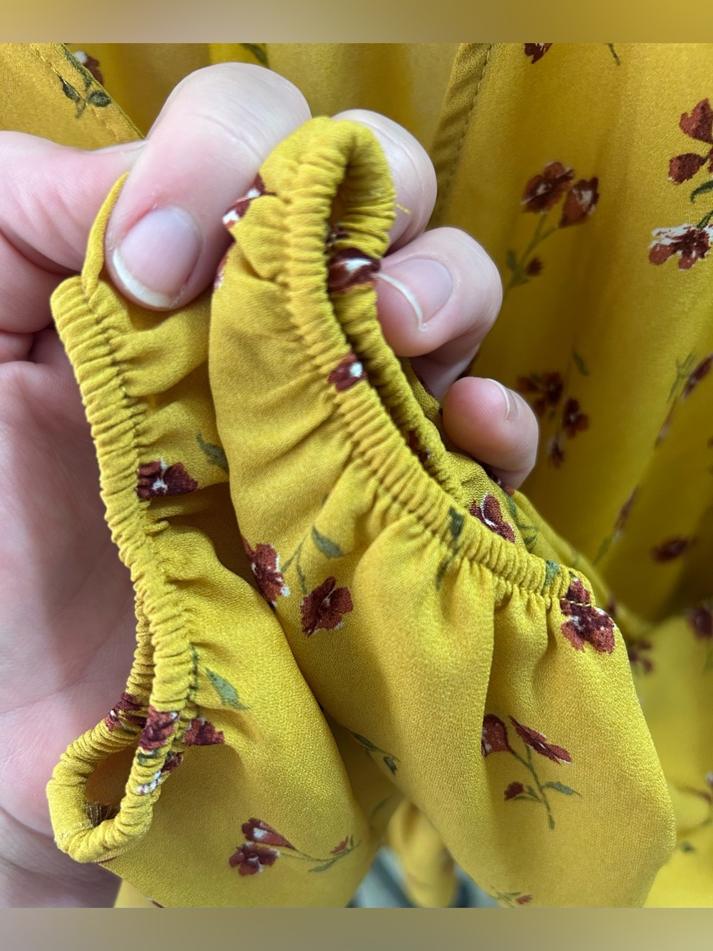 Hippie Rose Women Med long-sleeve Mustard yellow floral blouse, V-neck,pendulum - Picture 7 of 8